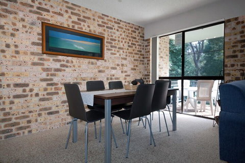 Bay Parklands Unit 44 / 2 Gowrie Avenue - Tourism Gold Coast 4