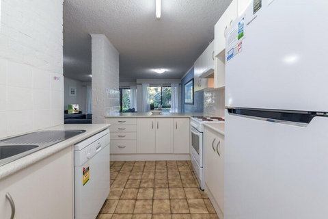 Bay Parklands Beachside Paradise 57 2 Gowrie Ave - Tourism Gold Coast 4