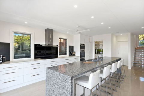 Ultimate Beach House - Tourism Gold Coast 6