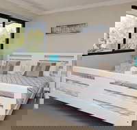 Khione 1 - Modern  spacious with views towards Lake Jindabyne  the mountains beyond - Gold Coast