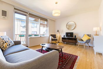ROSIE, 2BDR St.Kilda Apartment - Tourism Gold Coast 0