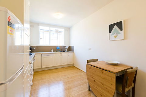 ROSIE, 2BDR St.Kilda Apartment - Tourism Gold Coast 2