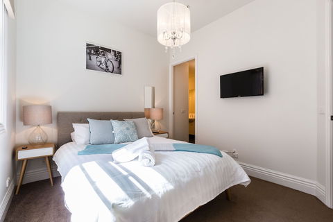 AERIN, 2BDR Melbourne Apartment - Tourism Gold Coast 0