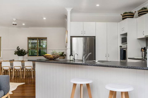 Barefoot Lane - Tourism Gold Coast 5