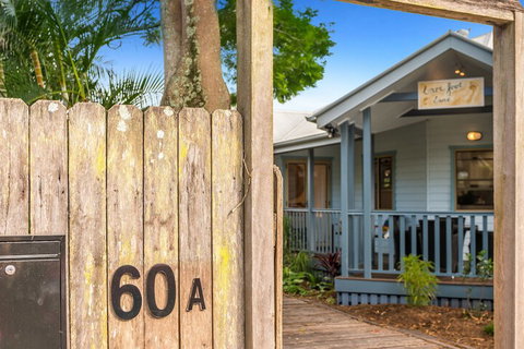 Barefoot Lane - Tourism Gold Coast 1