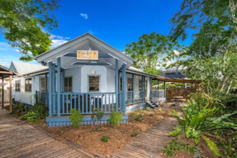 Barefoot Lane - Tourism Gold Coast 0