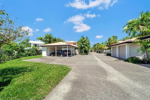 2br Amazing Beach House - Tourism Gold Coast 2