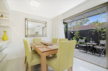 Kananda - Tourism Gold Coast 0