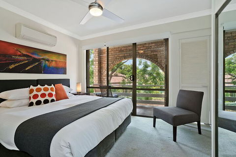 Centennial Terrace Apartments - Tourism Gold Coast 4
