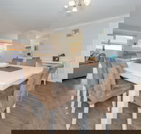 Pebble Pde 1 / 14 Fingal Bay - Gold Coast