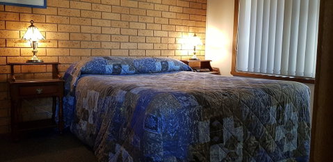Colonial Motel And Serviced Apartments - Tourism Gold Coast 4