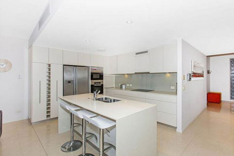 KINGSCLIFF OCEAN FRONT TERRACE 4 - Tourism Gold Coast 4