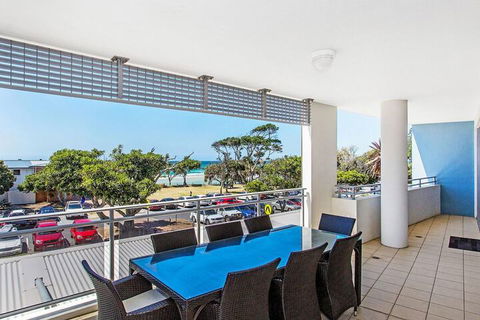 KINGSCLIFF OCEAN FRONT TERRACE 4 - Tourism Gold Coast 1