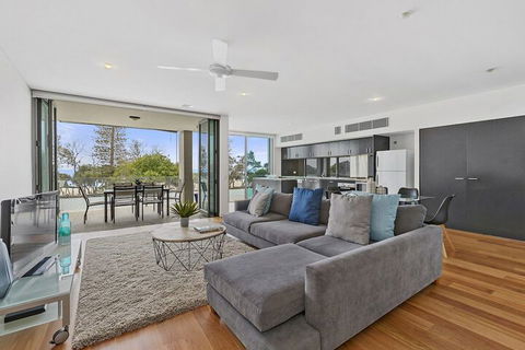 KINGSCLIFF NOR NOR EAST 101 On MARINE PARADE - Tourism Gold Coast 2