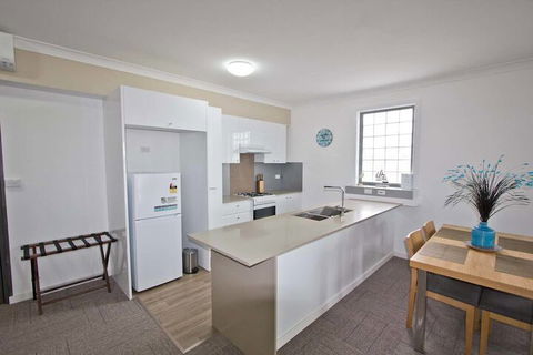 Morisset Serviced Apartments - Tourism Gold Coast 5