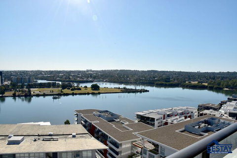 Designer Waterfront Home SH1206 - Tourism Gold Coast 1