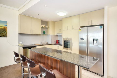 Beachfront Resort 2 Bedroom High Floor - Tourism Gold Coast 2