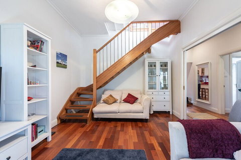 Gorgeous Family Retreat Next To The CBD - Tourism Gold Coast 4