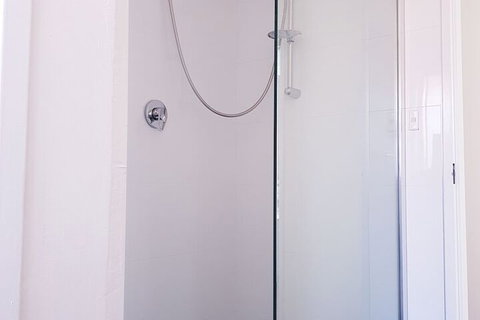 Clayton Apartment - Tourism Gold Coast 7