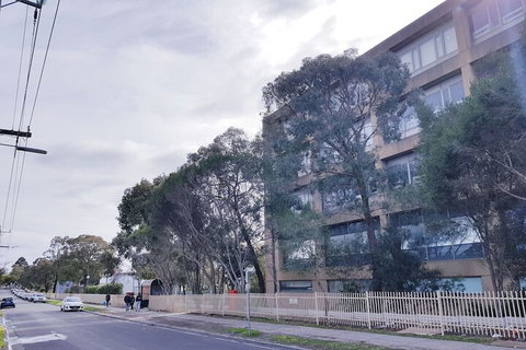 Clayton Apartment - Tourism Gold Coast 4
