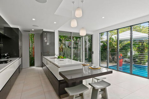 Tranquil Waters - Luxury In Oceans Edge - Tourism Gold Coast 7