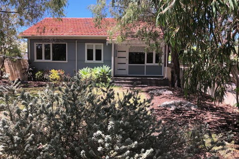 Barefoot Beach Cottage - Gold Coast 3