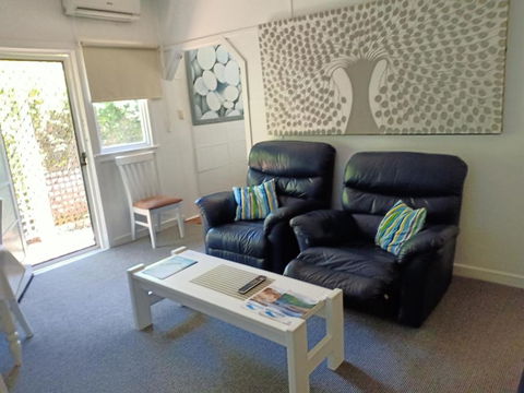 The Boathouse A 3 Bedroom House - Tourism Gold Coast 4
