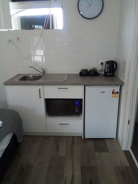 Appin Village Motel - Tourism Gold Coast 5