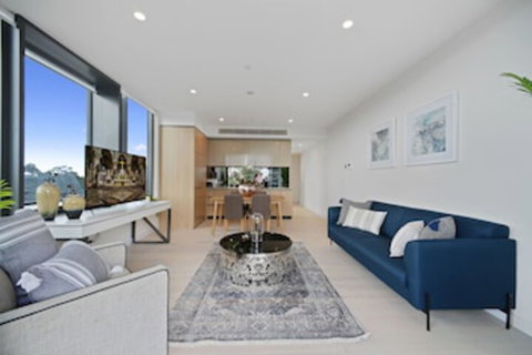 New Contemporary Apartment Near Macquarie Centre - Tourism Gold Coast 0