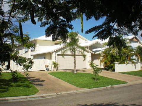 Poinciana Terraces - Tourism Gold Coast 0