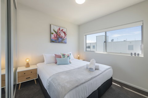 Astra Apartments Merewether - Gold Coast 1