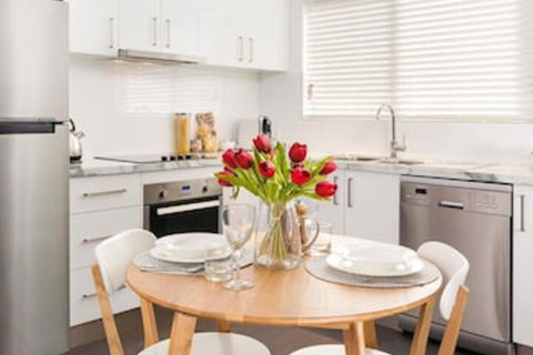 Understated Elegance Affordable Luxury - Tourism Gold Coast 0