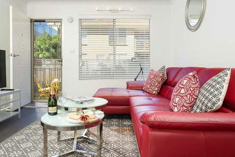 Understated Elegance Affordable Luxury - Tourism Gold Coast 6