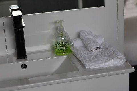 Lakeside Inn - Tourism Gold Coast 3