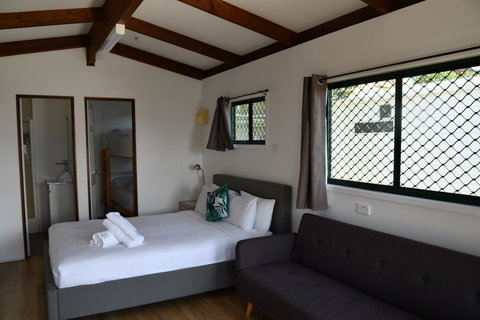 Lakeside Inn - Tourism Gold Coast 2