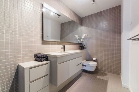 Exquisite 2 Bedroom Beach City Views - Tourism Gold Coast 3