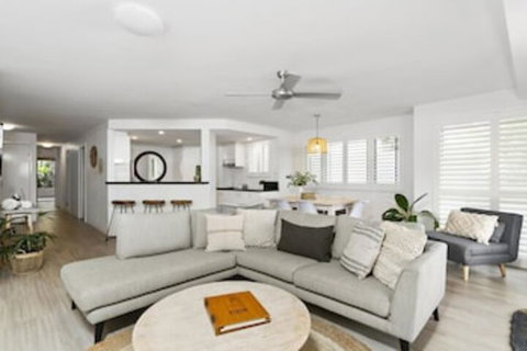 Your Luxury Escape - Karinya At Surfside - Tourism Gold Coast 0