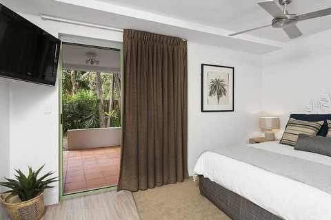 Your Luxury Escape - Karinya At Surfside - Tourism Gold Coast 7