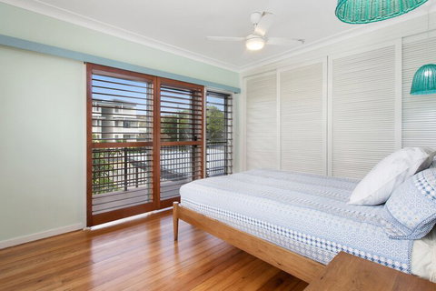 BEACH HOUSE On PEARL - Tourism Gold Coast 4