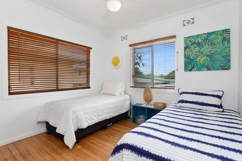 BEACH HOUSE On PEARL - Tourism Gold Coast 1