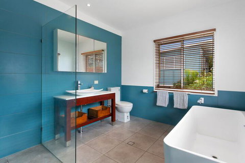 BEACH HOUSE On PEARL - Tourism Gold Coast 6