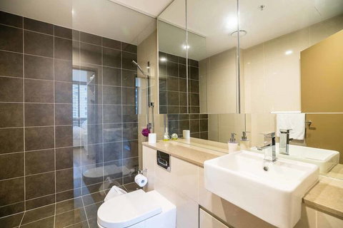 Fabulous City 2 BDR Apt In New Building - Tourism Gold Coast 4