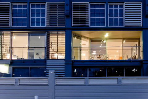 Absolute Sydney Harbour Front Luxury With Parking - Tourism Gold Coast 1