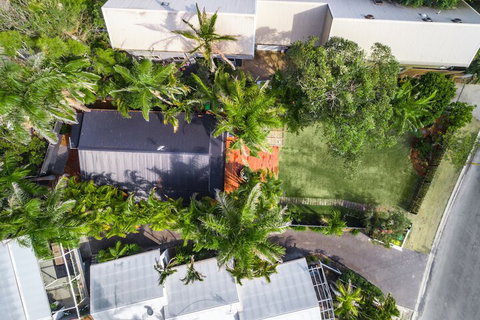 A PERFECT STAY - 3 Salty Sisters - Tourism Gold Coast 5
