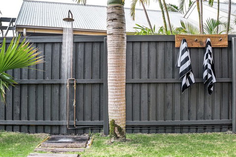 A PERFECT STAY - 3 Salty Sisters - Tourism Gold Coast 3