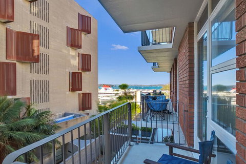 HomeHotel Urban Retreat In Secure Boutique Block - Tourism Gold Coast 5