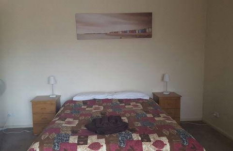 Sharp Street Units - Tourism Gold Coast 0