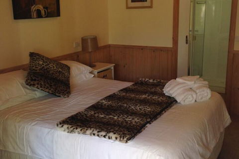 Yarraglen BnB - Gold Coast 5