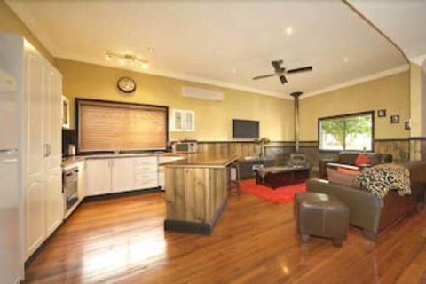 Top Of The Range Retreat - Tourism Gold Coast 7