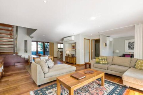 2 / 21 25 Fletcher Street Casablanca At Bogarts - Tourism Gold Coast 0
